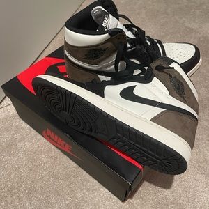 Mens Jordan 1 Mocha’s size 11